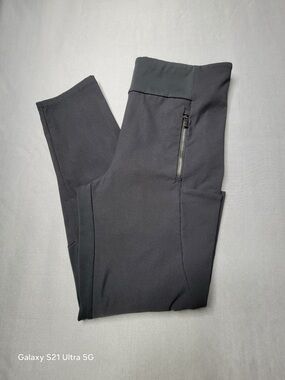 Athleta Black High-Rise Zip Pocket Leggings